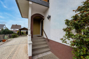 Überdachter Hauseingang